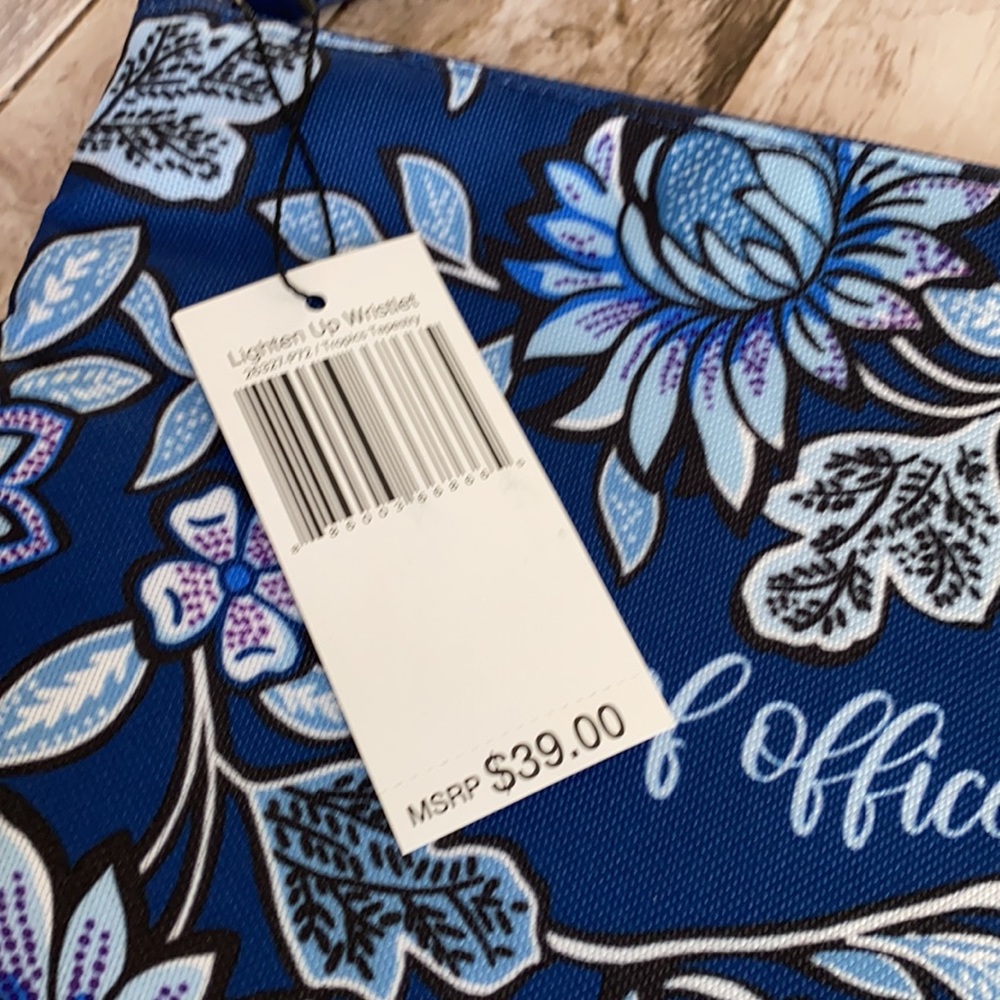 NWT Vera Bradley Lighten Up Wristlet collection - Picture 5 of 5